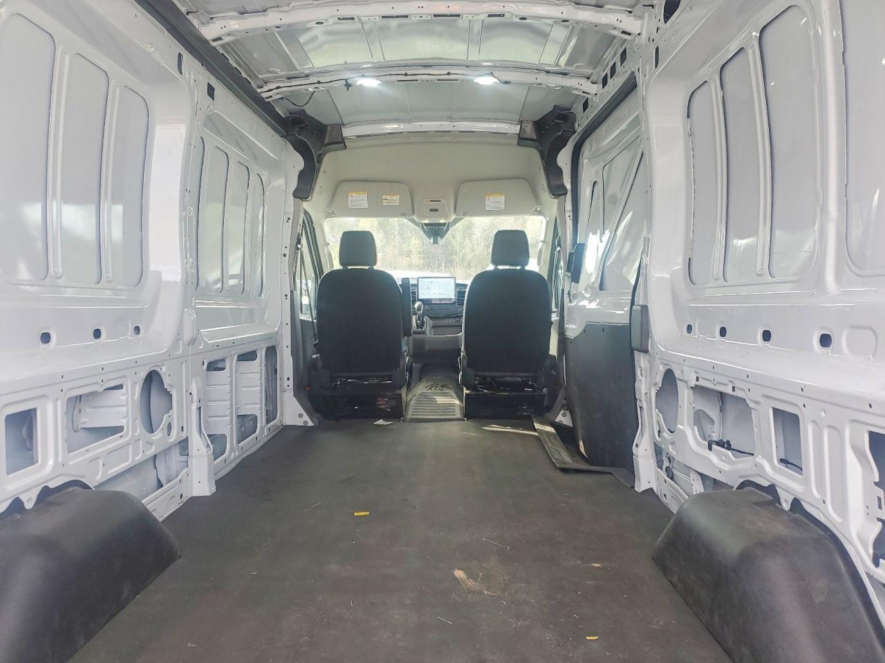 2025 FORD TRANSIT 250 DELIVERY VAN photo 19