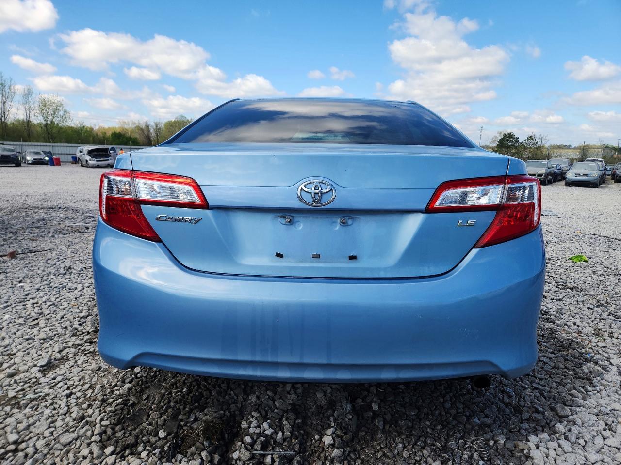 2012 TOYOTA CAMRY LE photo 11