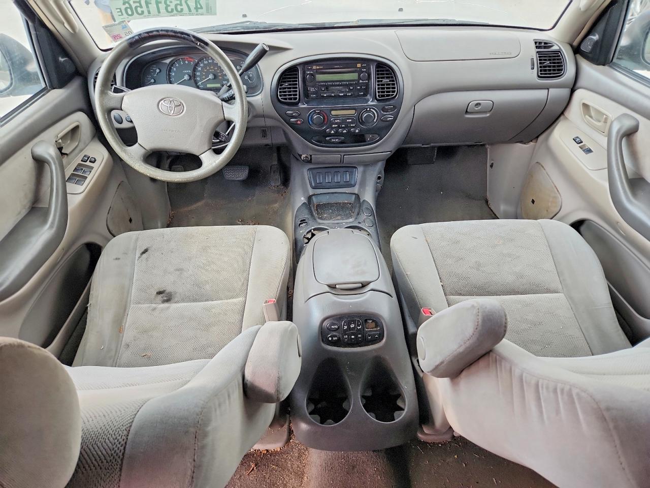 2005 TOYOTA SEQUOIA SR5 photo 8