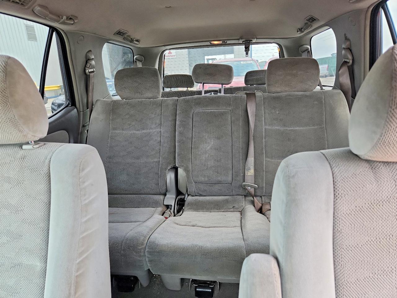 2005 TOYOTA SEQUOIA SR5 photo 10