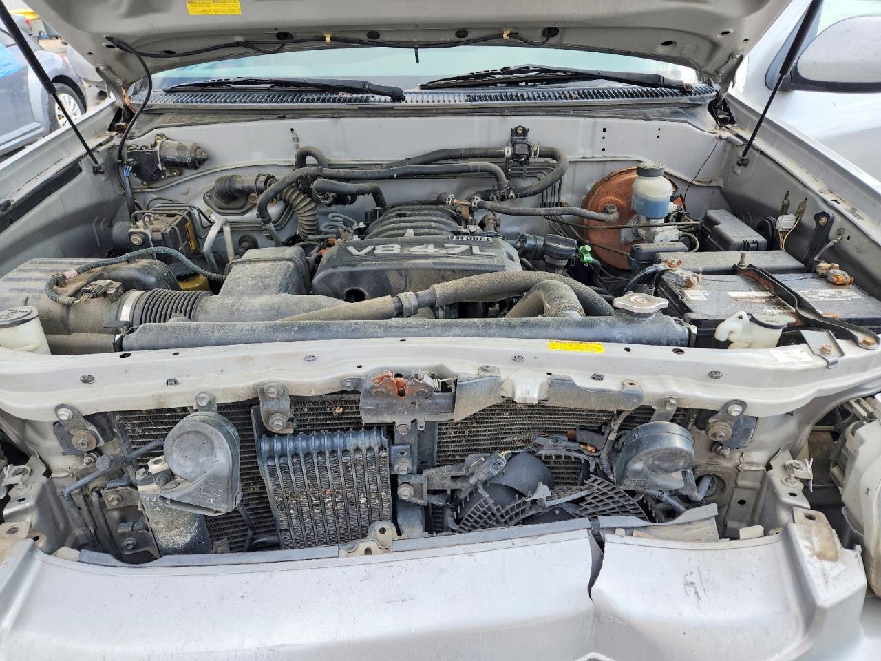 2005 TOYOTA SEQUOIA SR5 photo 12