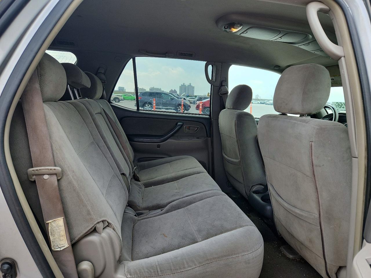 2005 TOYOTA SEQUOIA SR5 photo 11