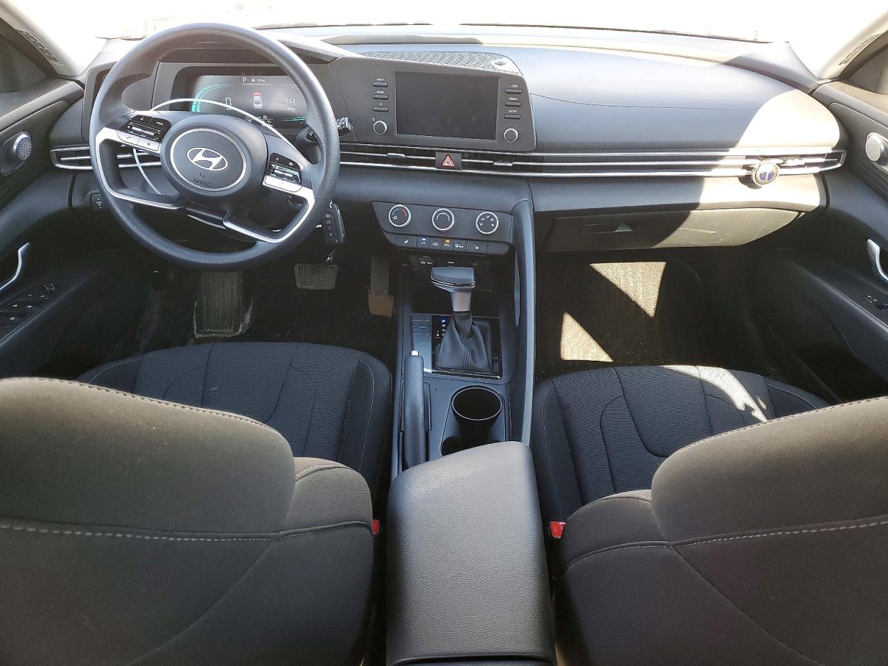 2025 HYUNDAI ELANTRA SEL SPORT photo 15