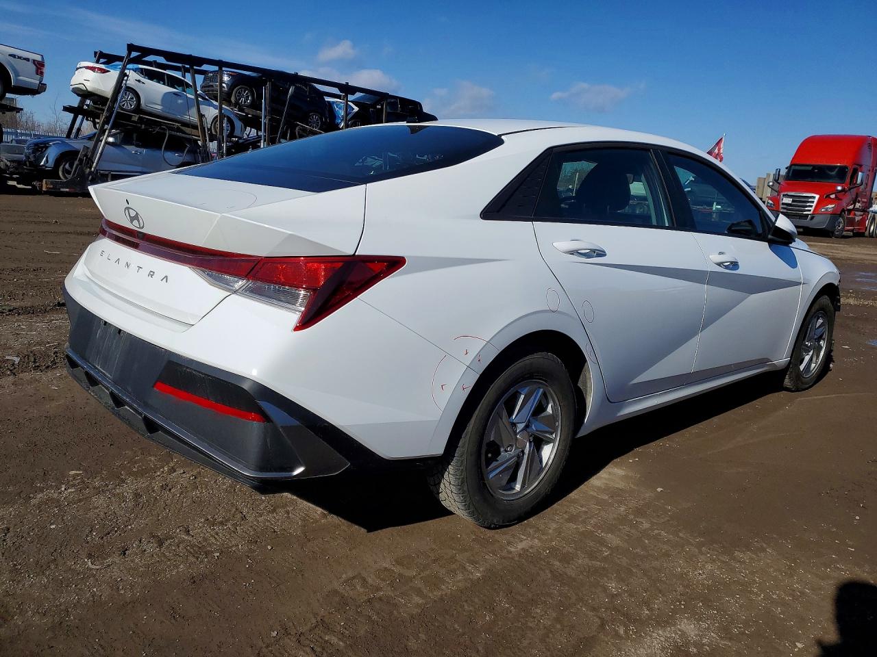 2025 HYUNDAI ELANTRA SEL SPORT photo 5