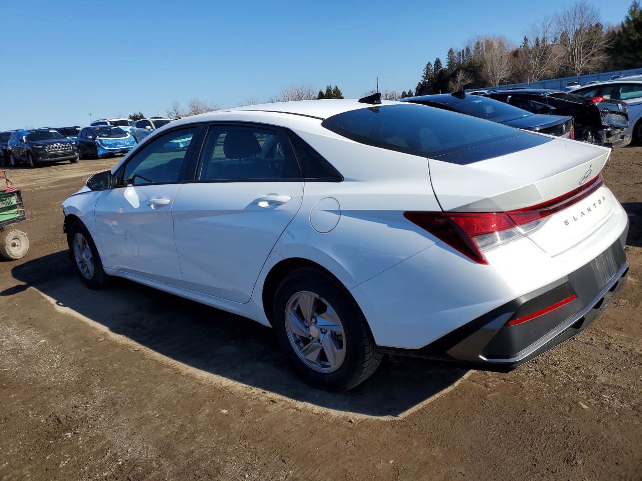 2025 HYUNDAI ELANTRA SEL SPORT photo 3