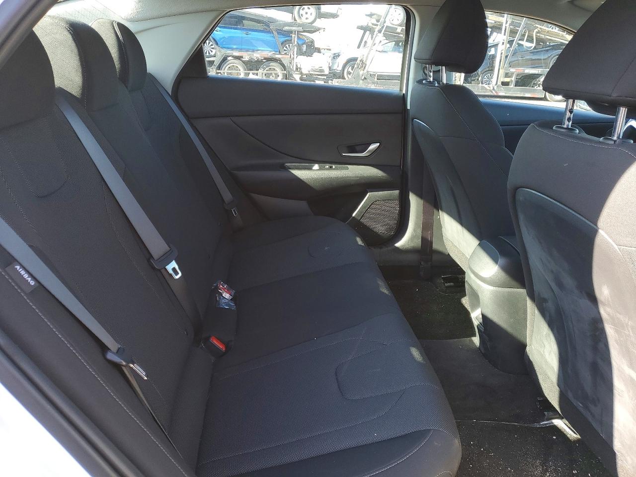 2025 HYUNDAI ELANTRA SEL SPORT photo 19