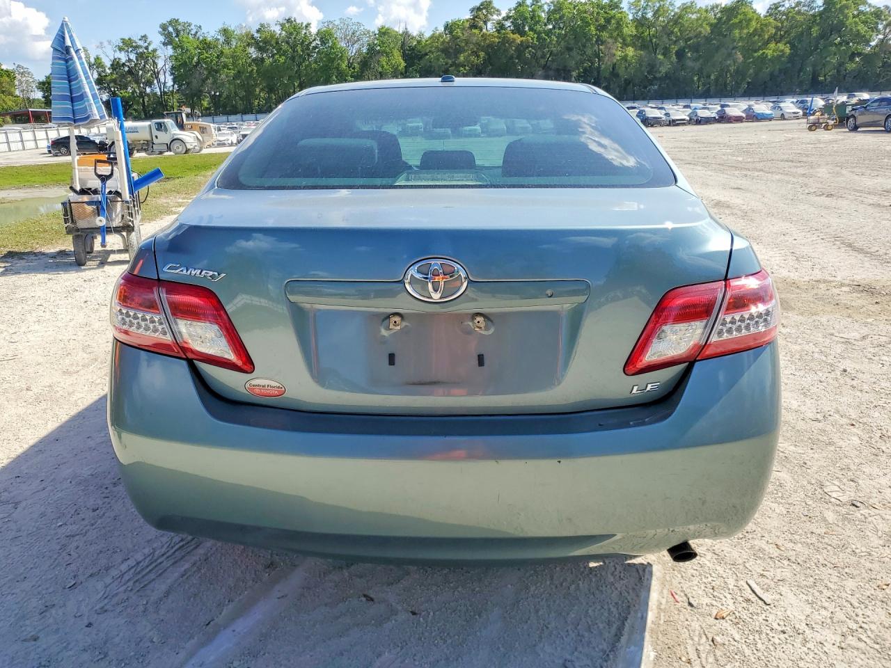 2010 TOYOTA CAMRY LE photo 6