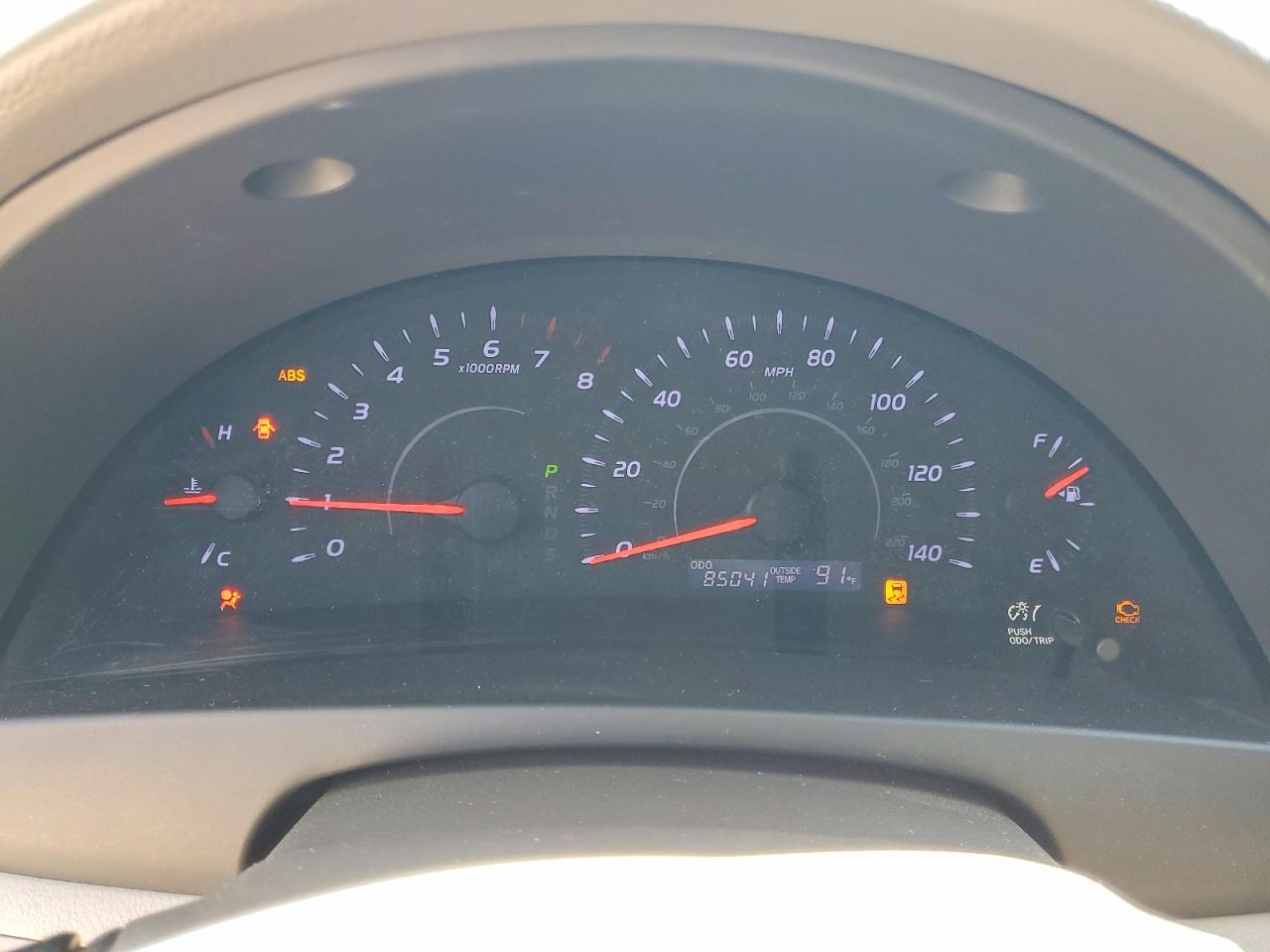 2010 TOYOTA CAMRY LE photo 9