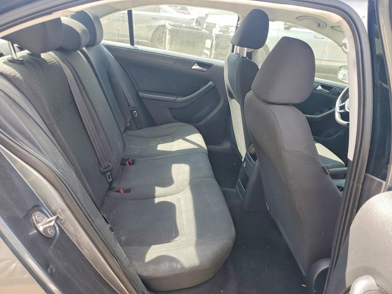 2015 VOLKSWAGEN JETTA BASE photo 10