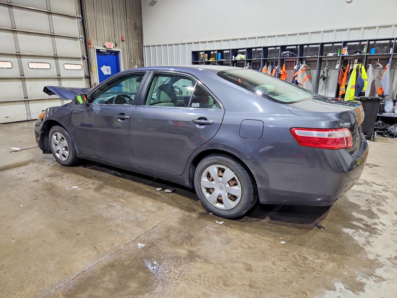 2009 TOYOTA CAMRY LE photo 3
