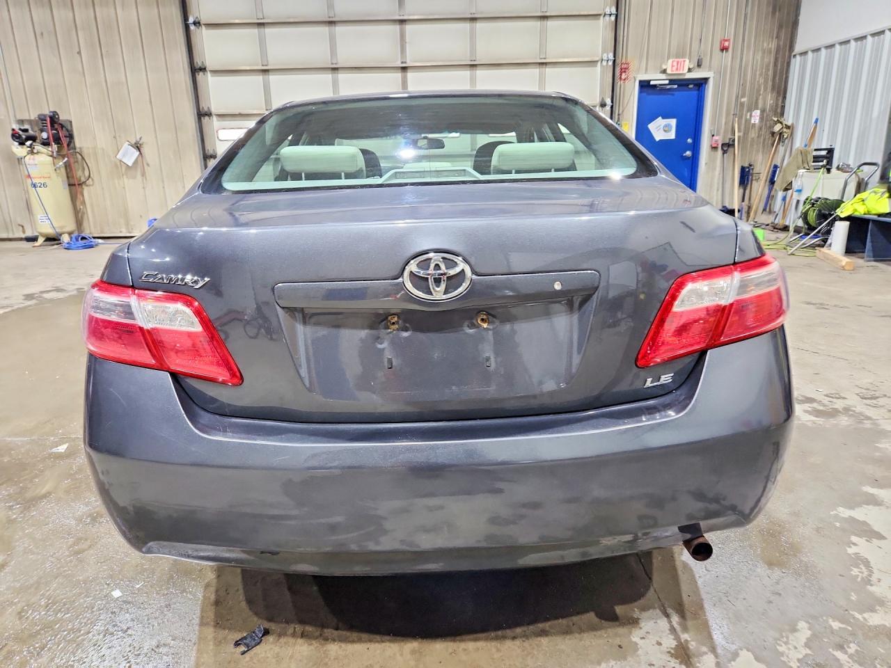 2009 TOYOTA CAMRY LE photo 11