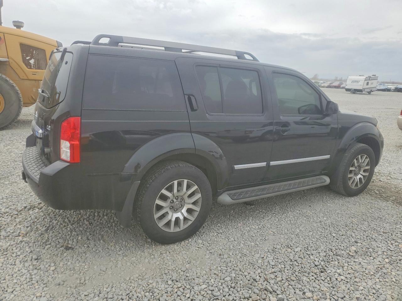 2009 NISSAN PATHFINDER S photo 3