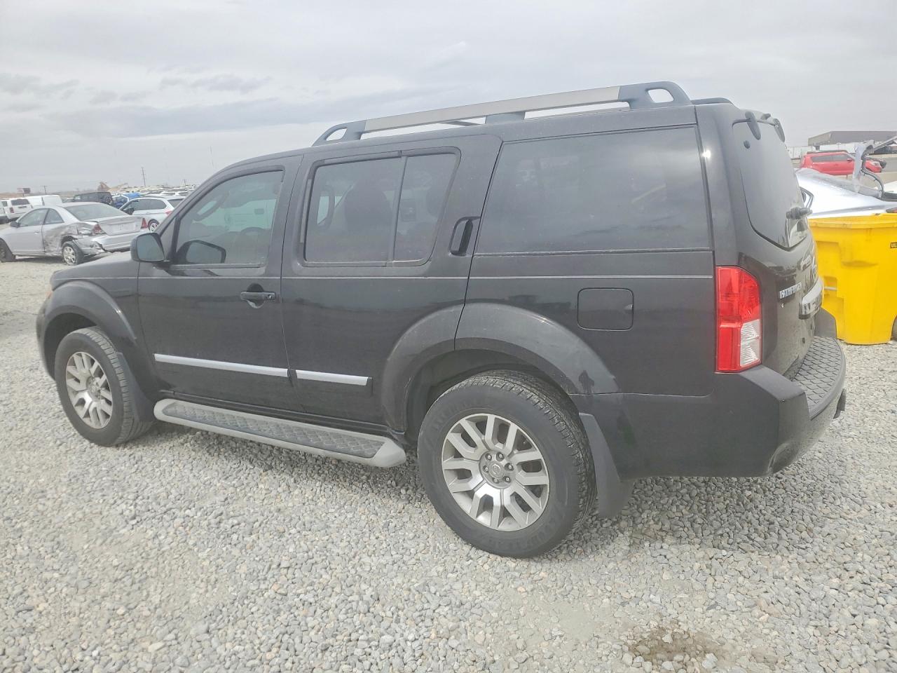 2009 NISSAN PATHFINDER S photo 2