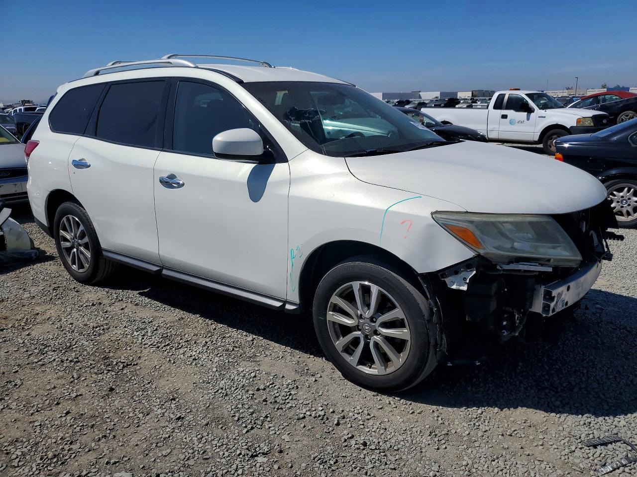 2013 NISSAN PATHFINDER S photo 4