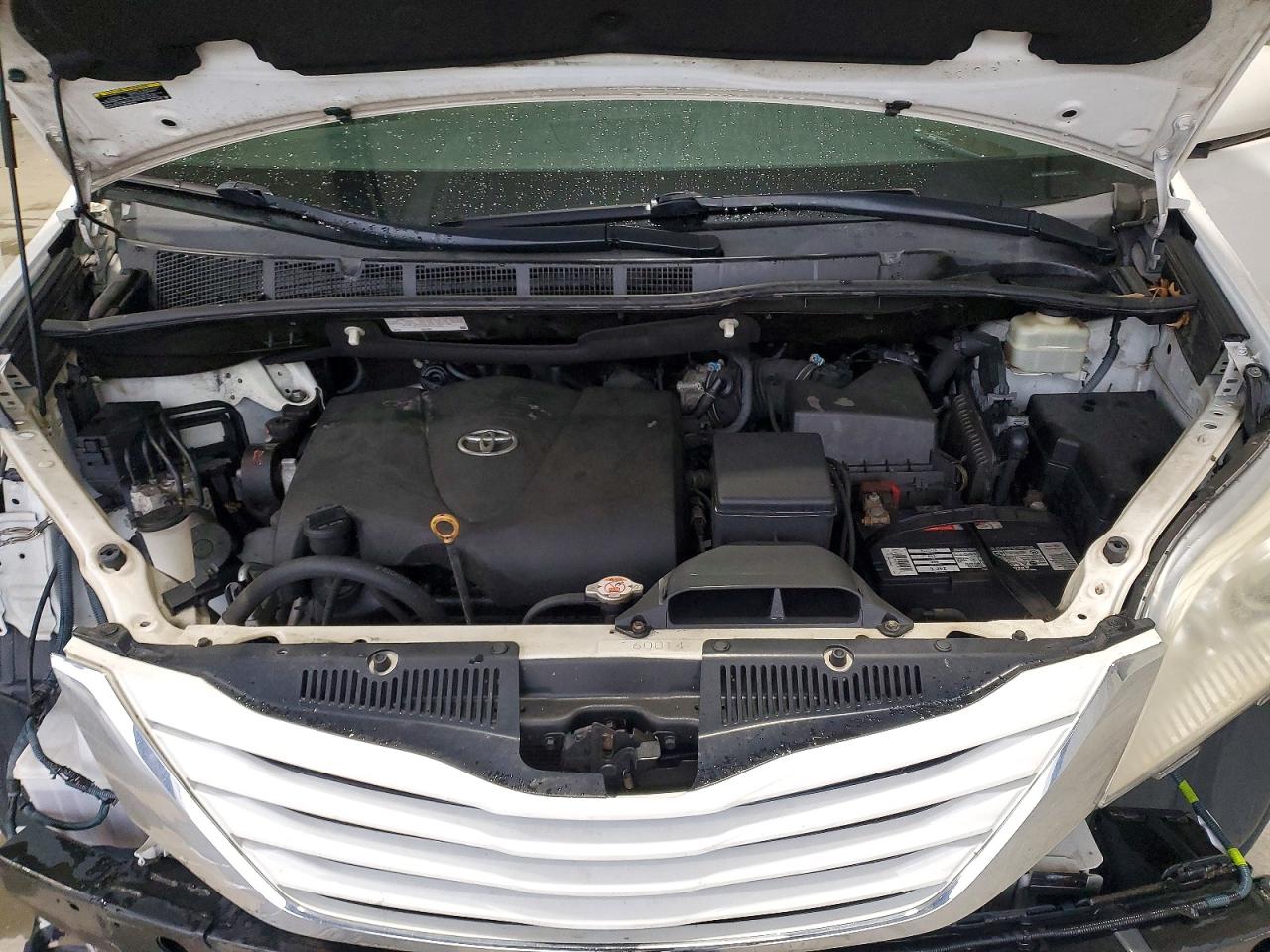 2017 TOYOTA SIENNA LE 8-PASSENGER photo 12