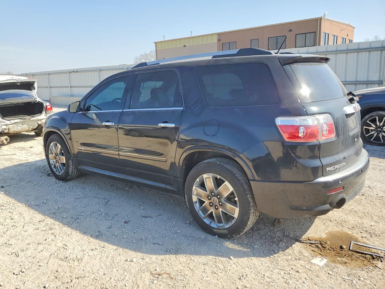 2011 GMC ACADIA DENALI photo 3