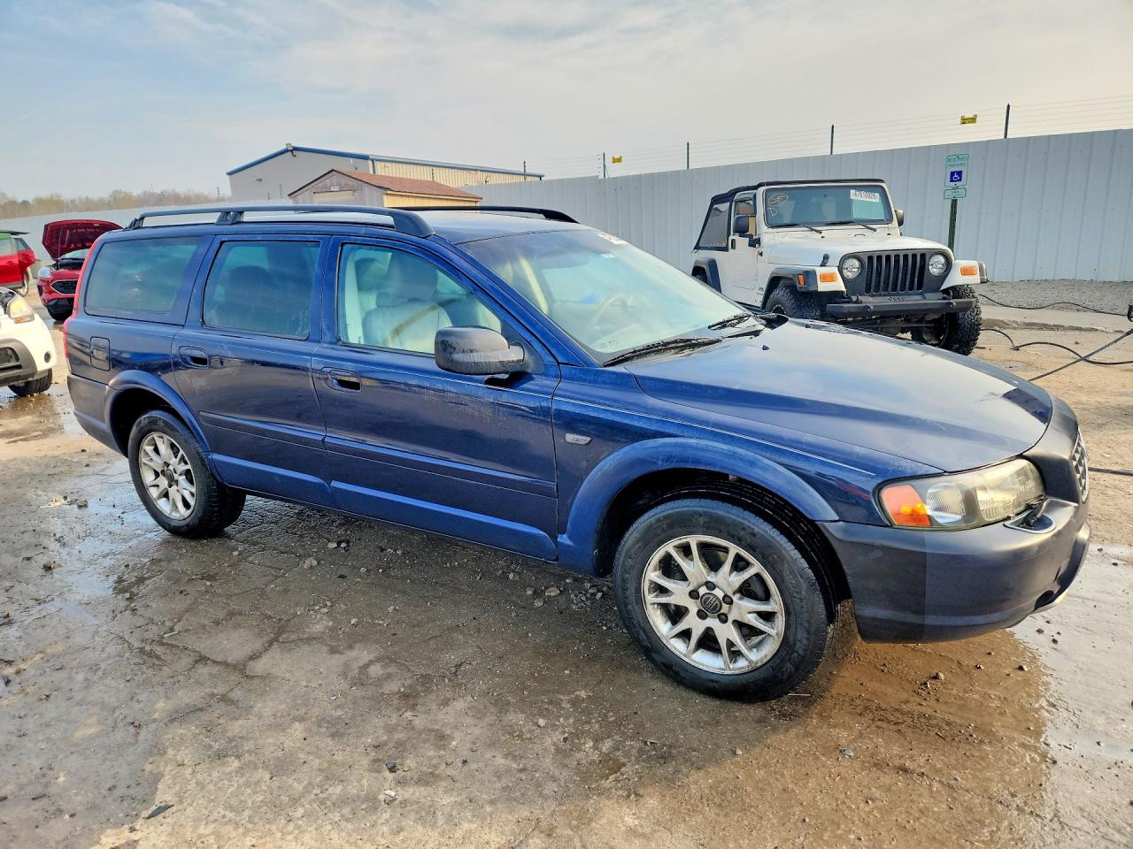 2004 VOLVO XC70 photo 10