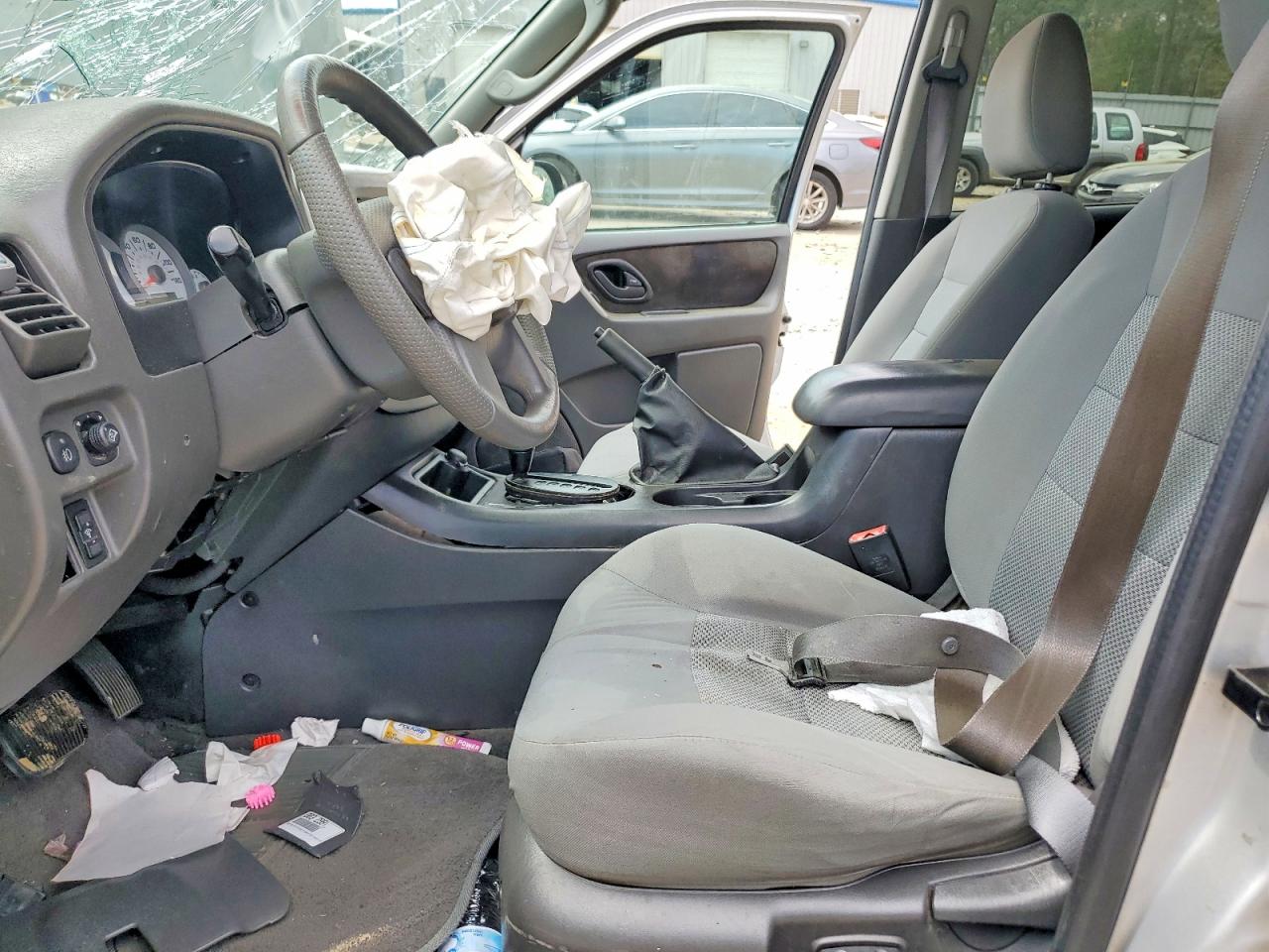 2005 FORD ESCAPE XLT photo 13