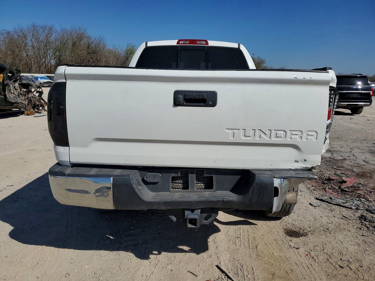 2018 TOYOTA TUNDRA SR5 photo 6