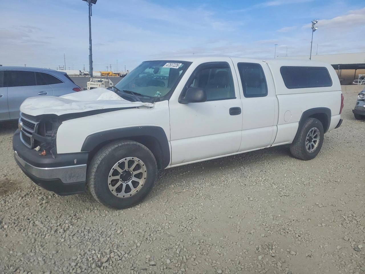 2006 CHEVROLET SILVERADO C1500 photo 2
