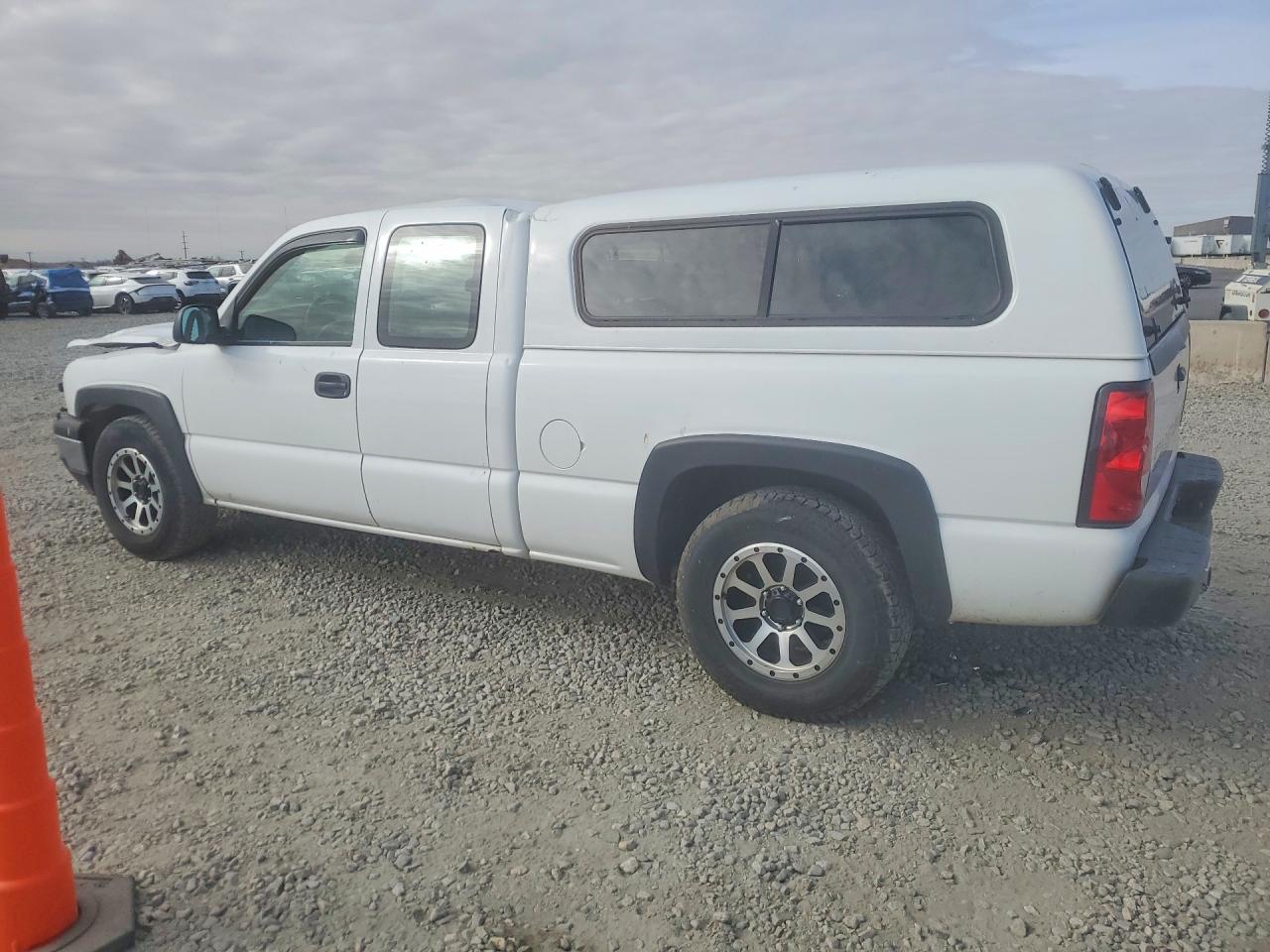 2006 CHEVROLET SILVERADO C1500 photo 3