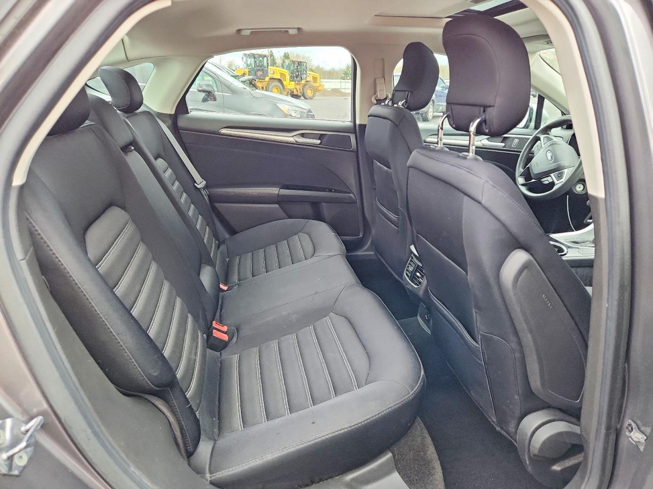 2013 FORD FUSION SE photo 19