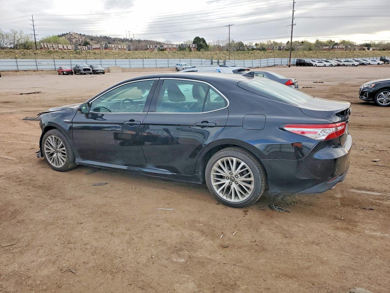 2018 TOYOTA CAMRY photo 4