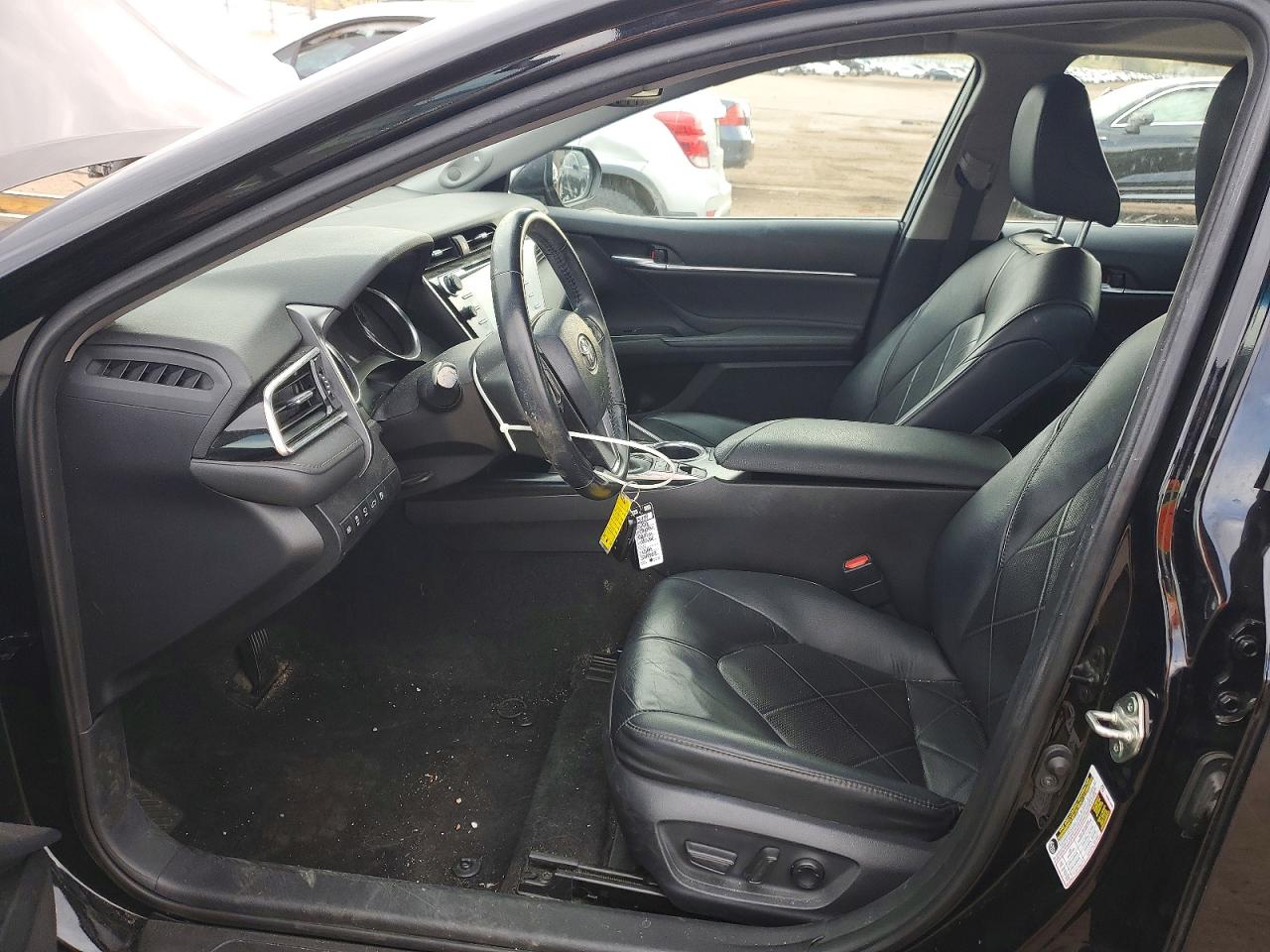 2018 TOYOTA CAMRY photo 19