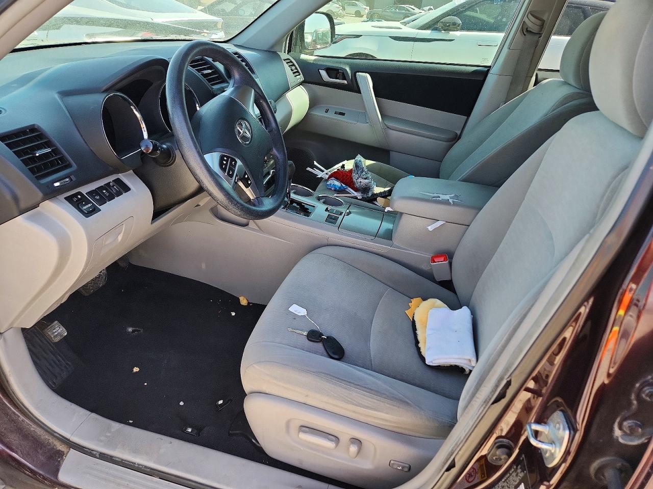 2013 TOYOTA HIGHLANDER PLUS photo 19