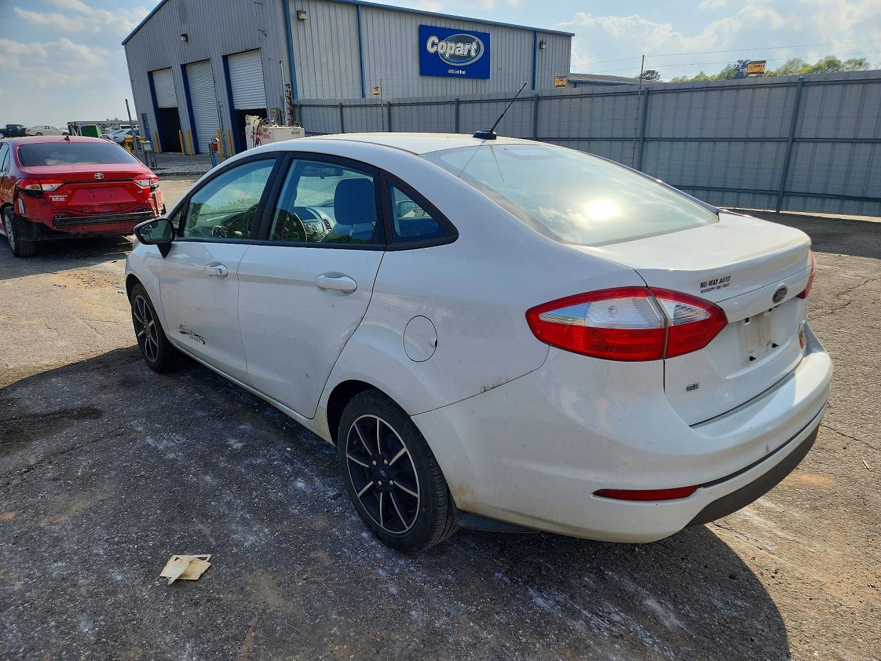 2018 FORD FIESTA SE photo 2