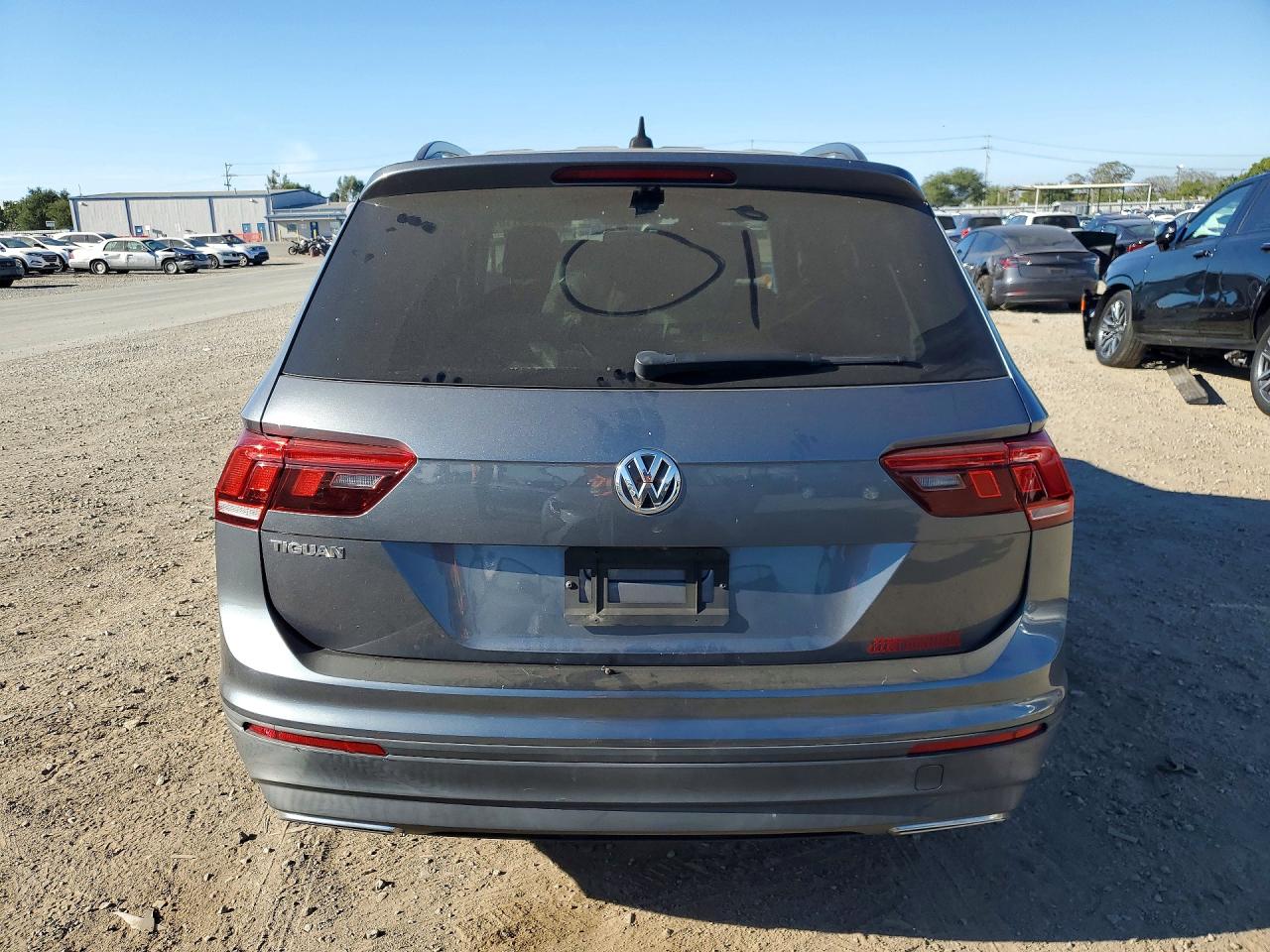 2020 VOLKSWAGEN TIGUAN S photo 11
