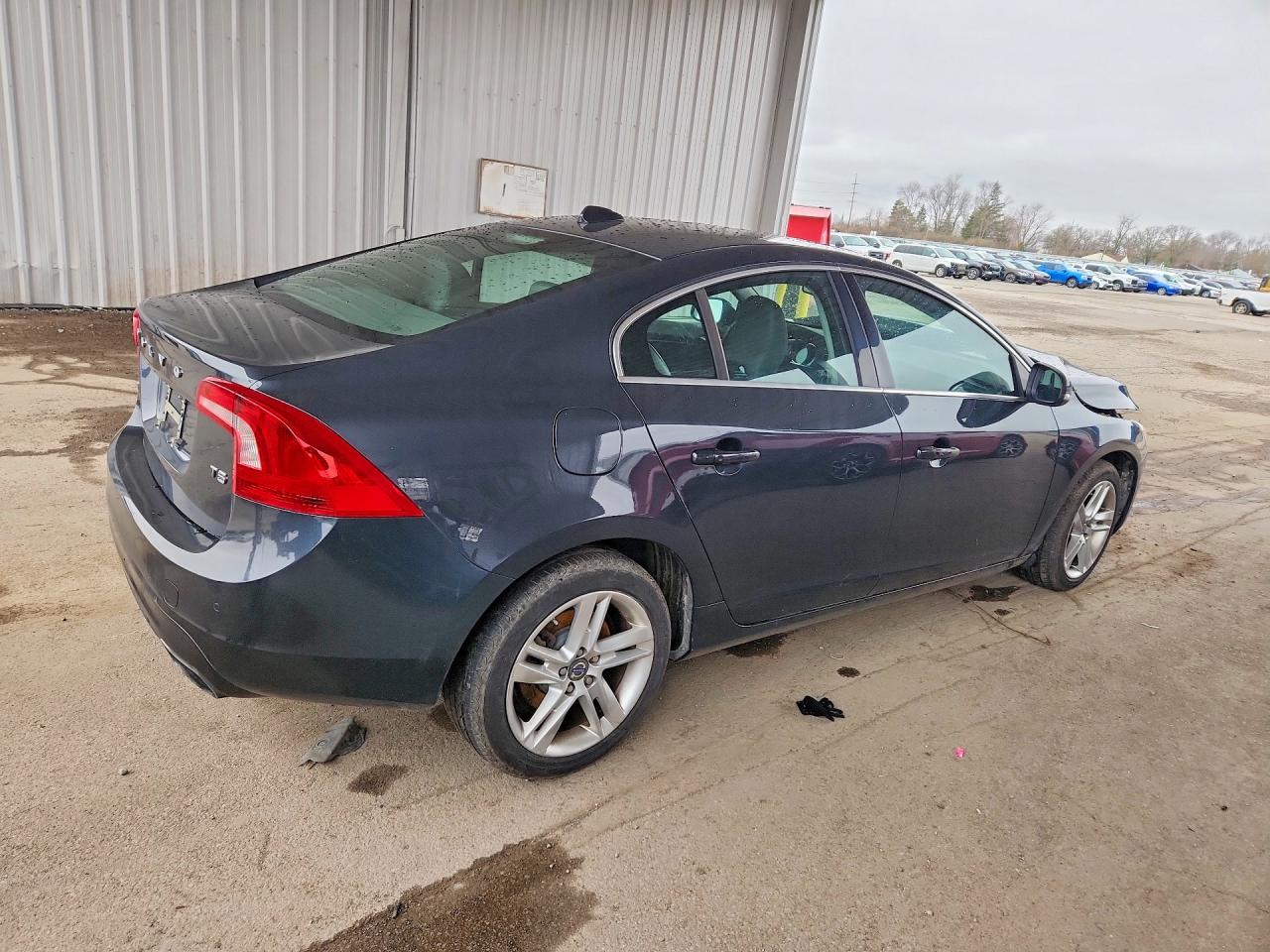 2015 VOLVO S60 PLATINUM photo 5