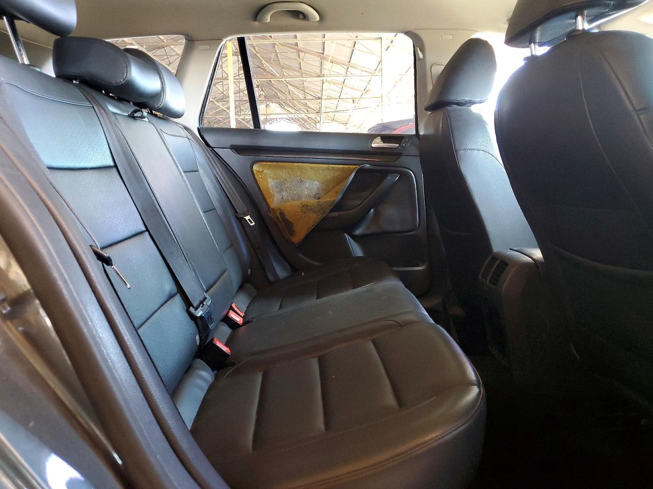 2011 VOLKSWAGEN JETTA TDI photo 10