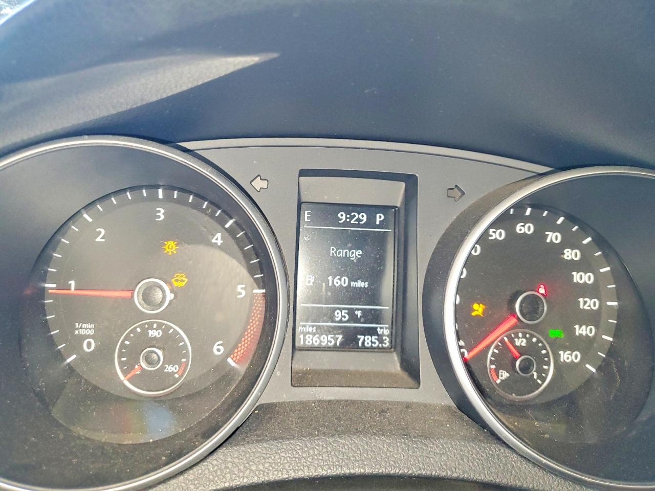 2011 VOLKSWAGEN JETTA TDI photo 9
