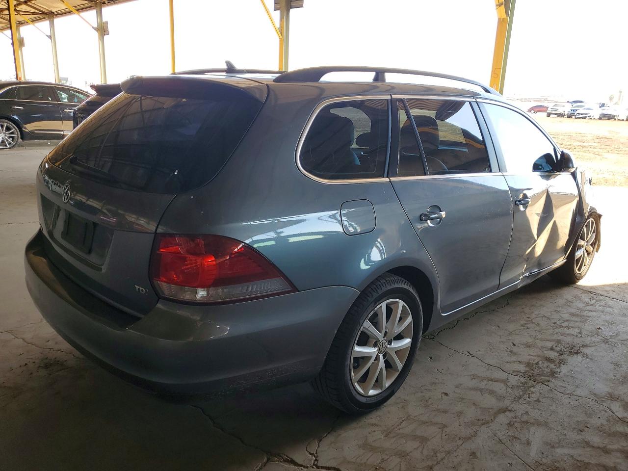 2011 VOLKSWAGEN JETTA TDI photo 3