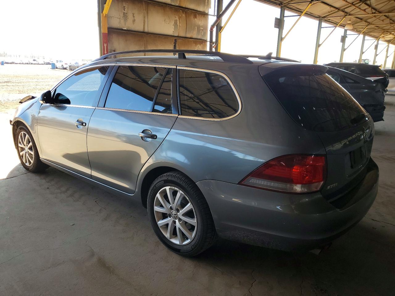 2011 VOLKSWAGEN JETTA TDI photo 2