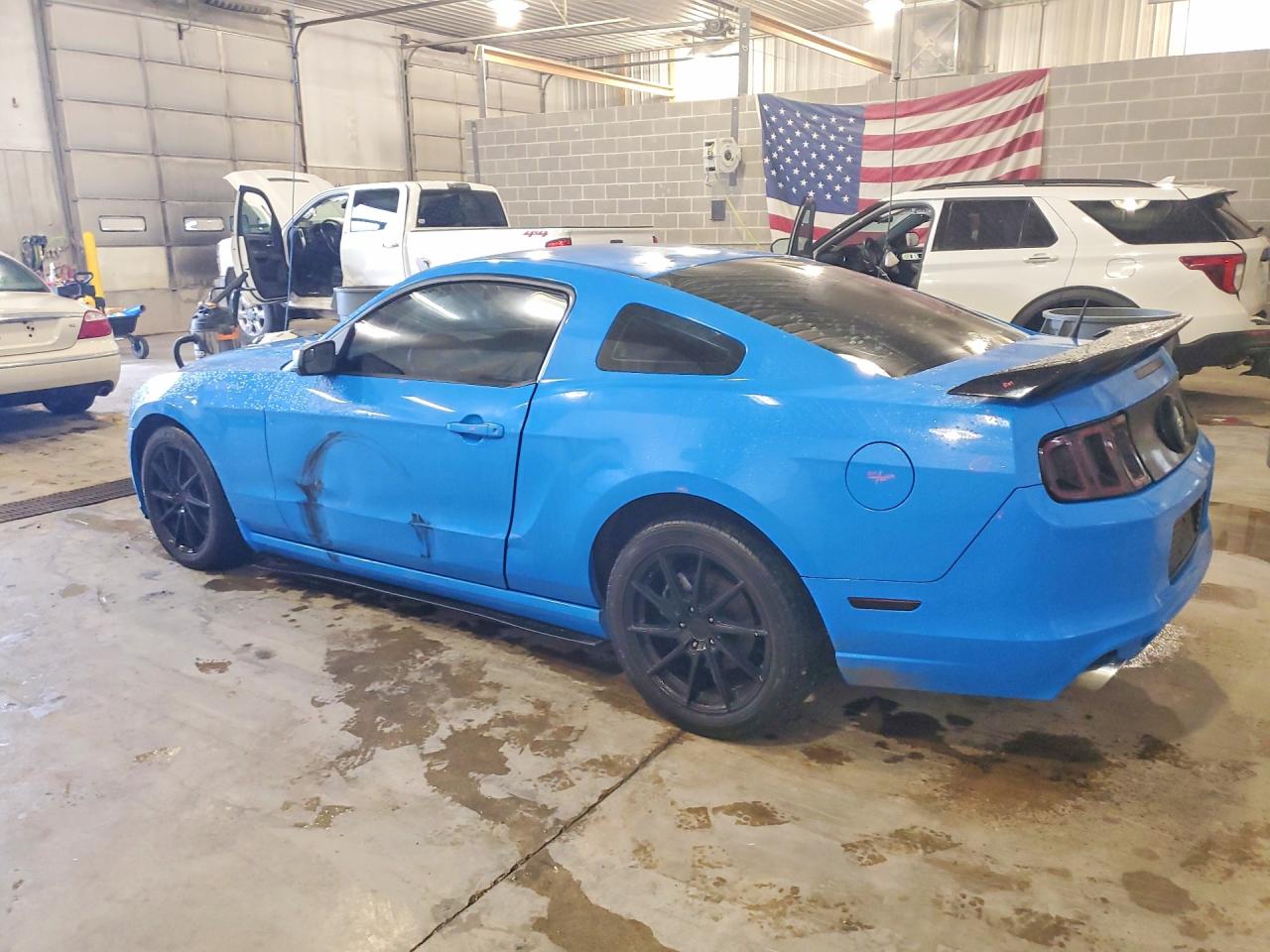 2014 FORD MUSTANG photo 2
