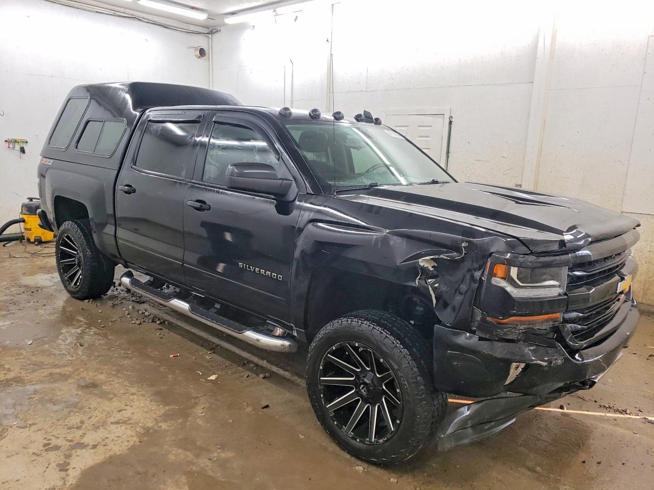2017 CHEVROLET SILVERADO K1500 LT photo 4