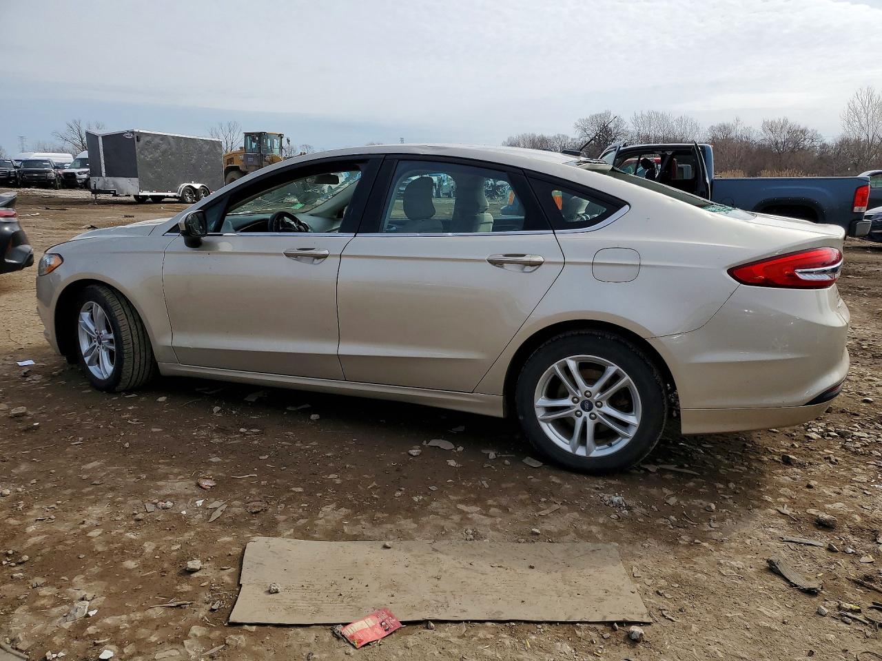 2018 FORD FUSION SE photo 2