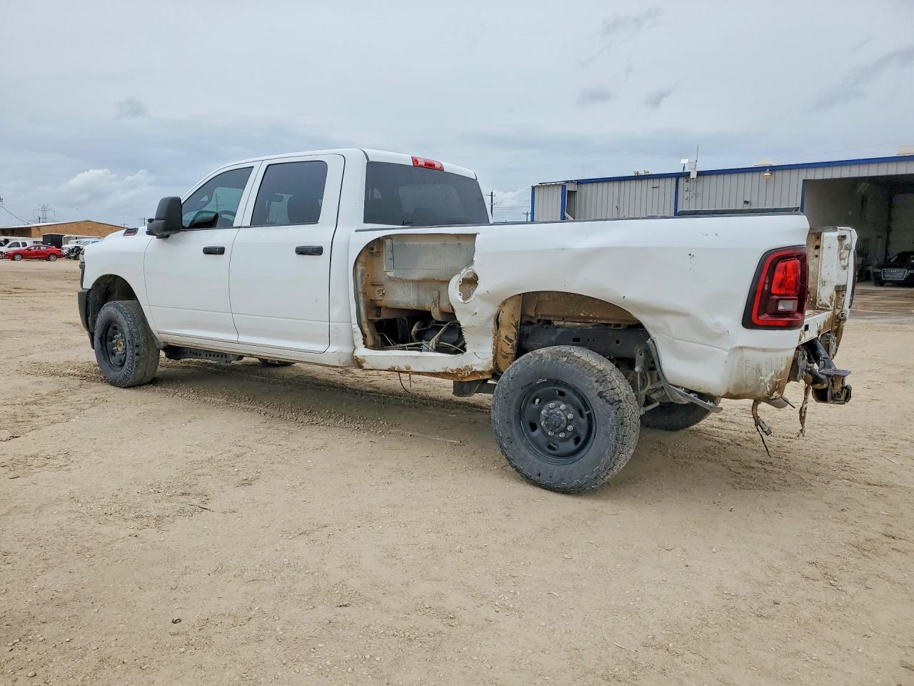 2025 RAM 2500 TRADESMAN photo 4