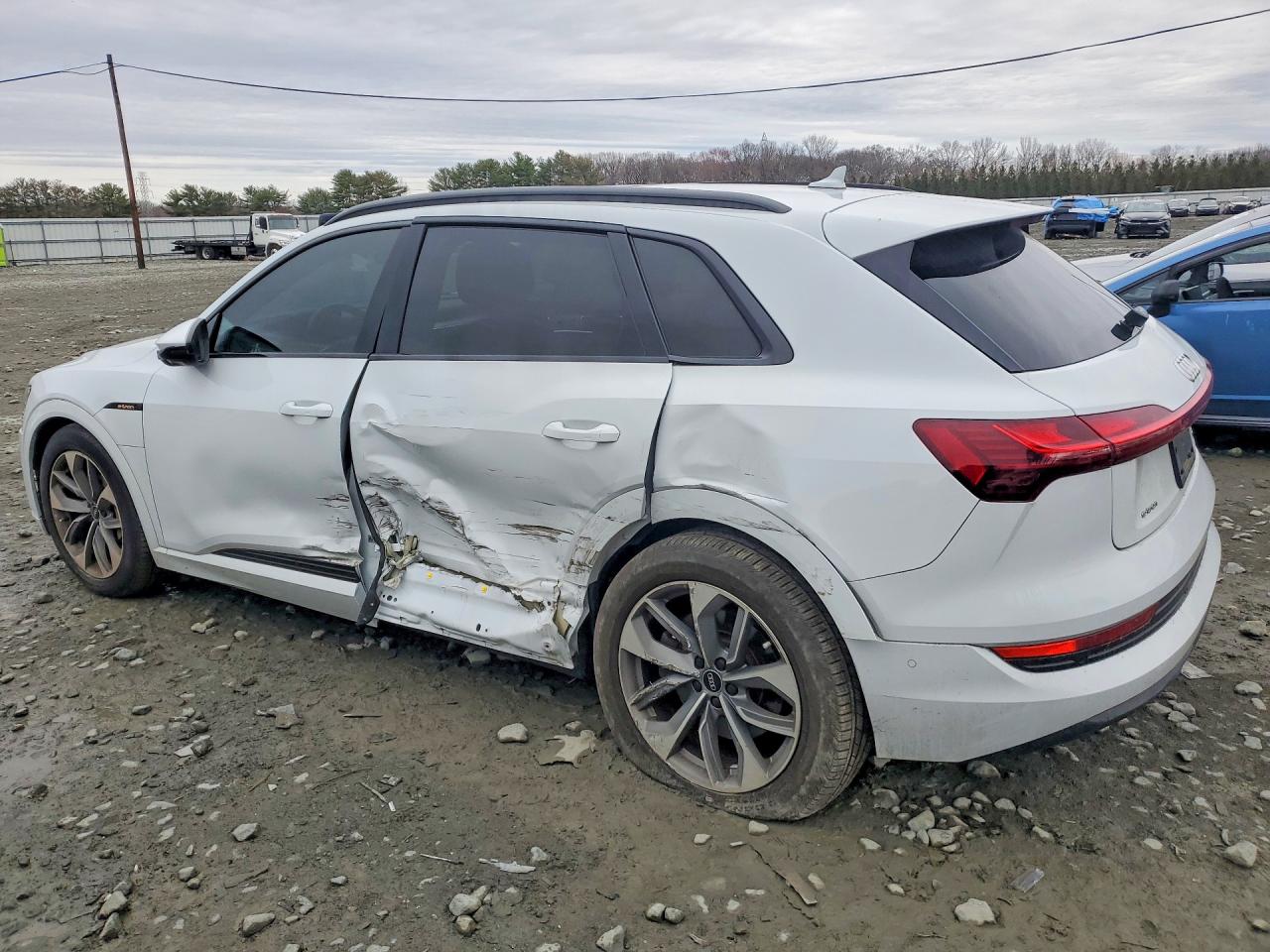 2021 AUDI E-TRON PREMIUM PLUS photo 4