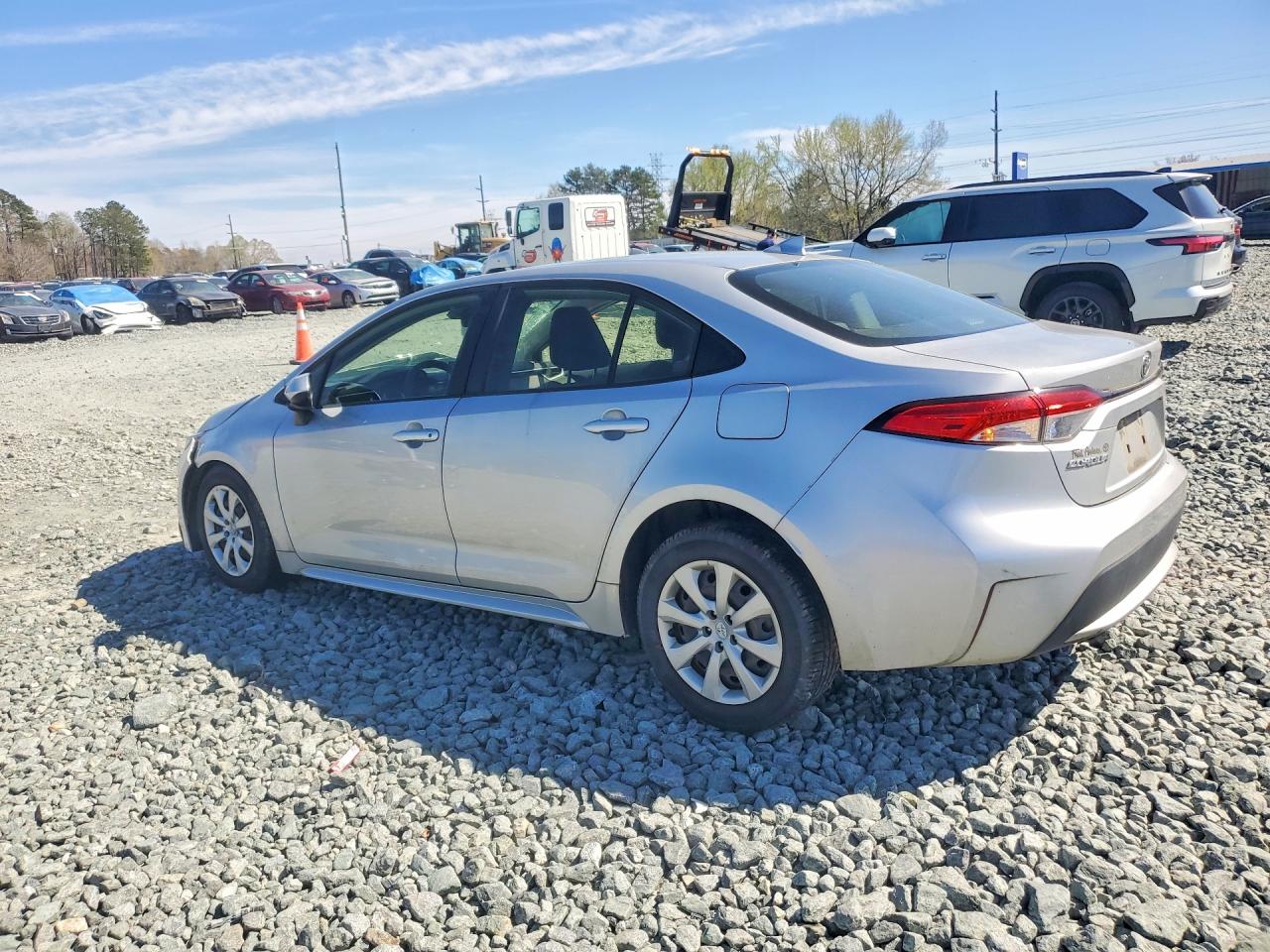 2020 TOYOTA COROLLA LE photo 2