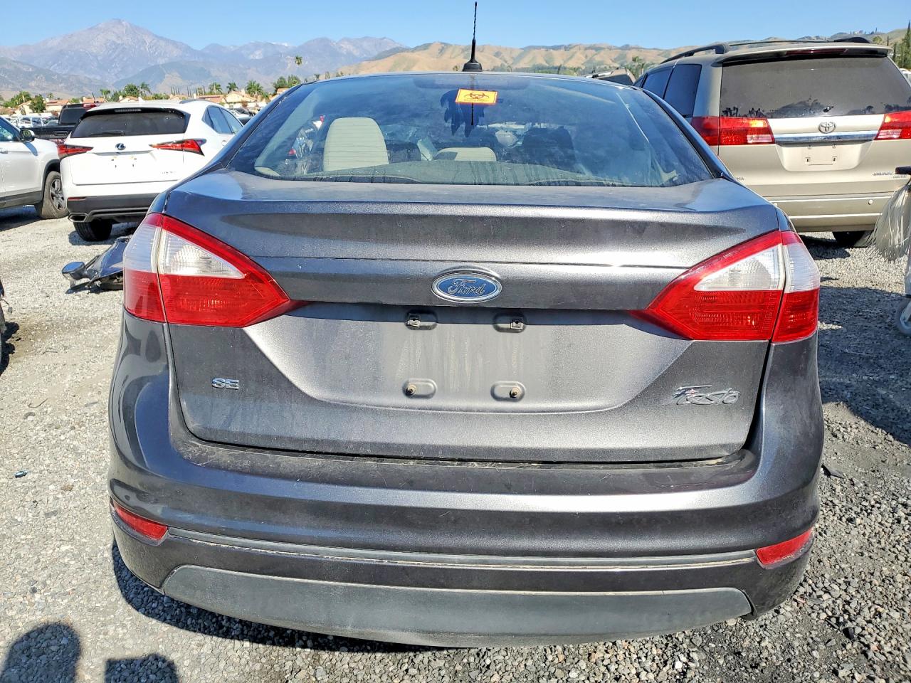 2015 FORD FIESTA SE photo 16
