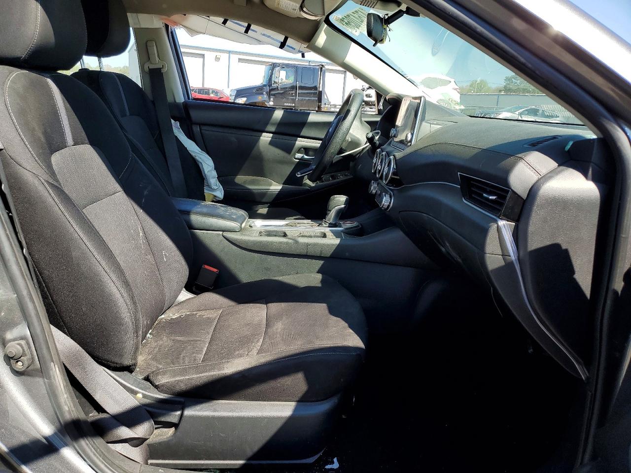 2024 NISSAN SENTRA SV photo 13
