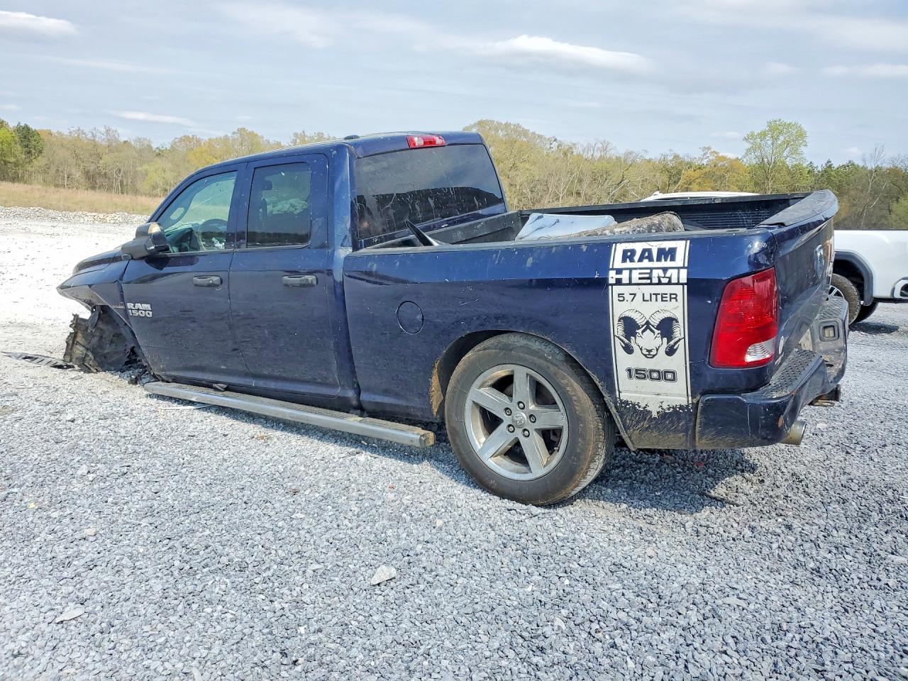 2014 RAM 1500 ST photo 3