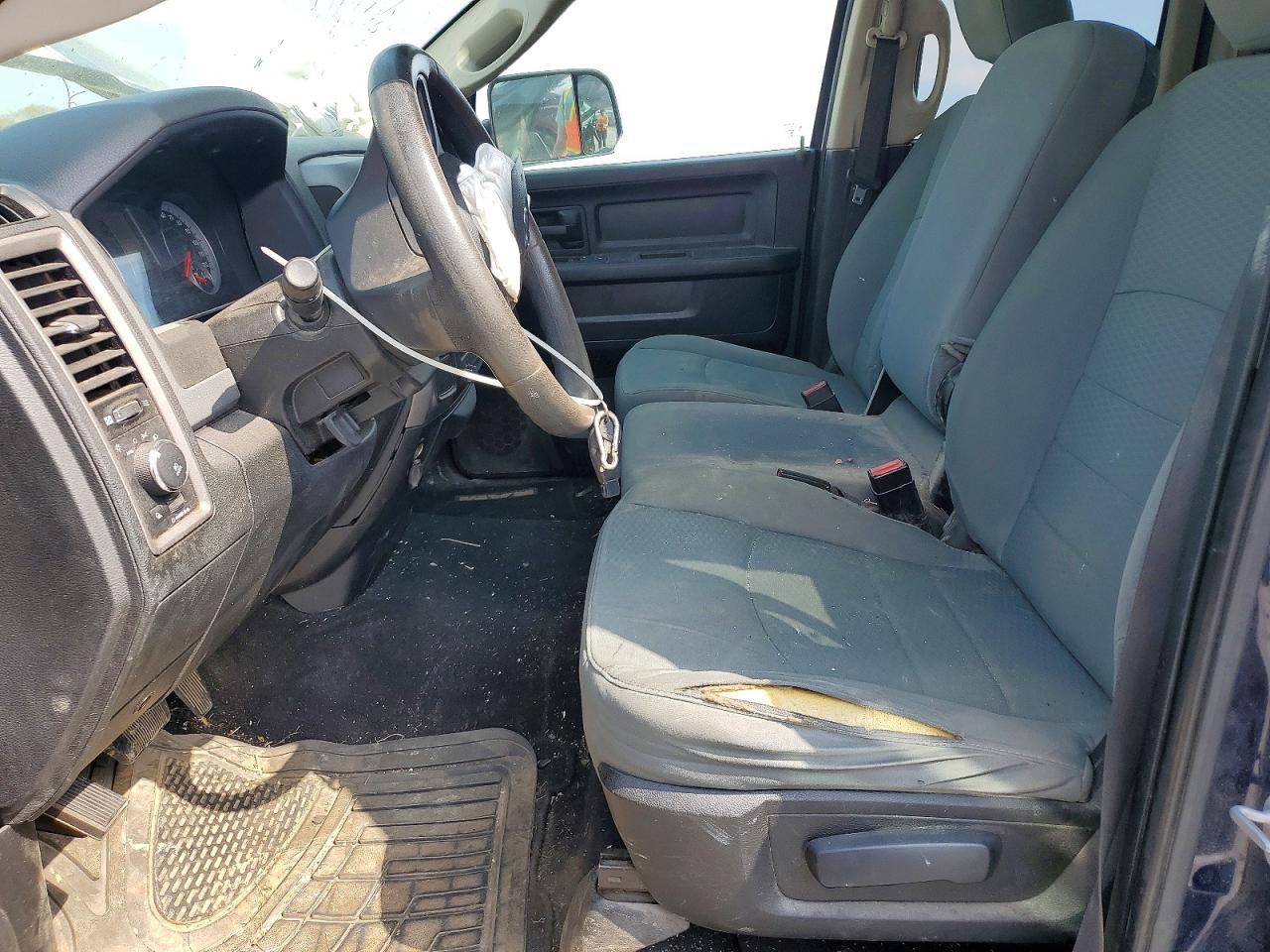 2014 RAM 1500 ST photo 13