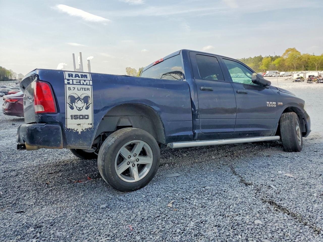2014 RAM 1500 ST photo 5