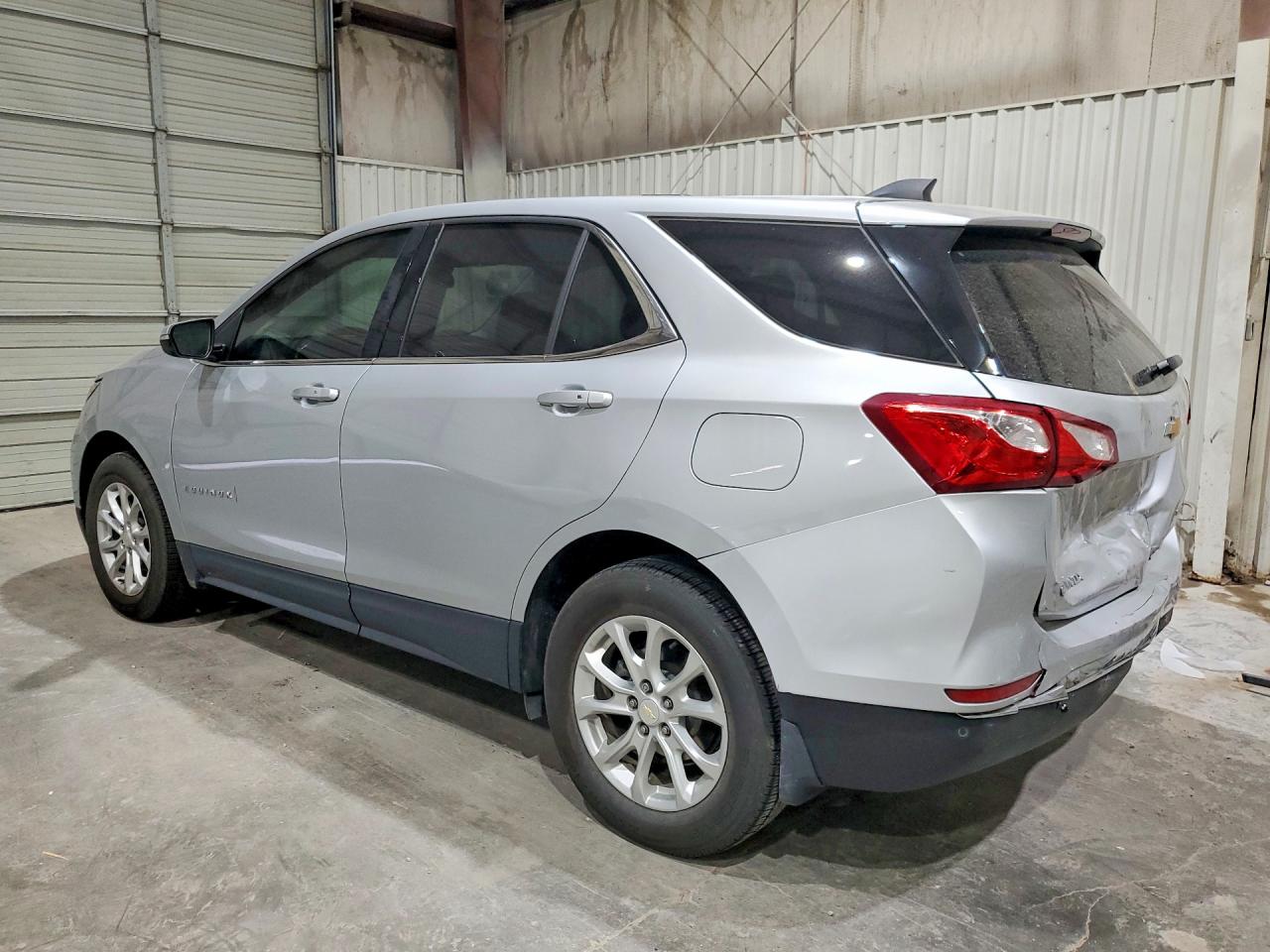 2018 CHEVROLET EQUINOX LT photo 4
