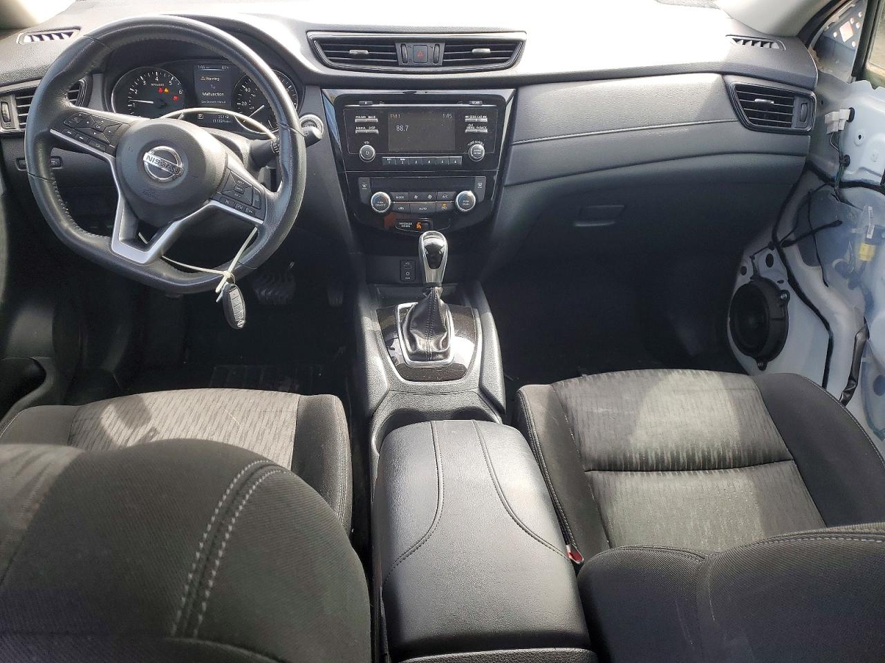 2017 NISSAN ROGUE SV photo 15