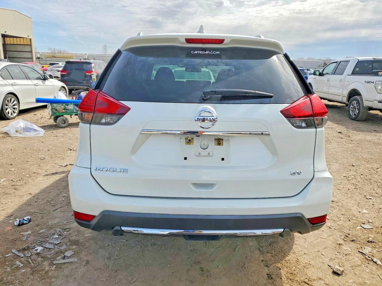 2017 NISSAN ROGUE SV photo 11